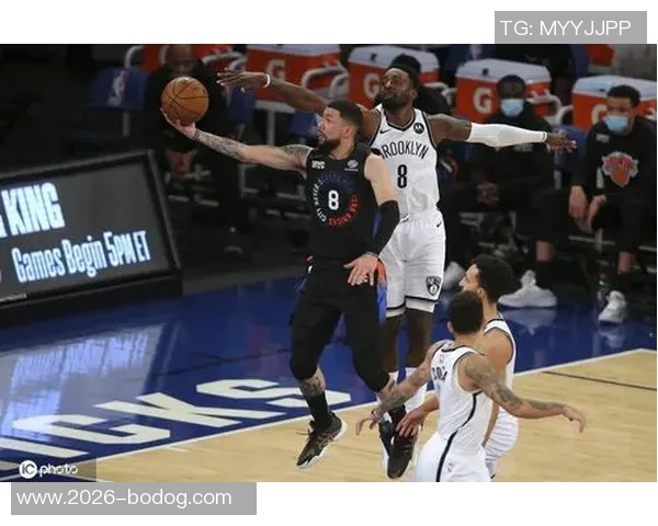 尼克斯三分雨倾洒篮网创历史大胜54分震撼全场