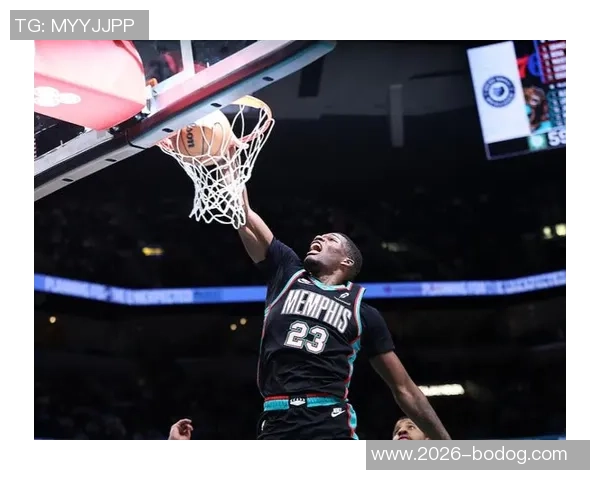 埃奇库姆状态低迷三分球失准19投仅6中并送出4次失误 埃奇库姆状态低迷三分球失准19投仅6中并送出4次失误