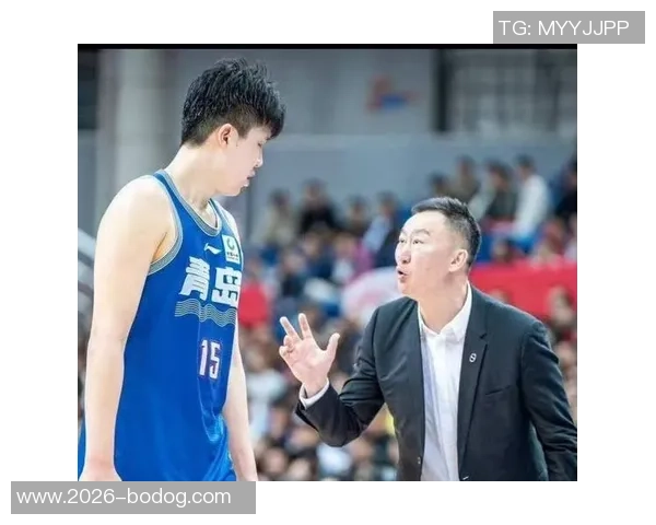 刘维伟小考杨瀚森左手右手拿刀的选择与米奇筷子的灵活运用