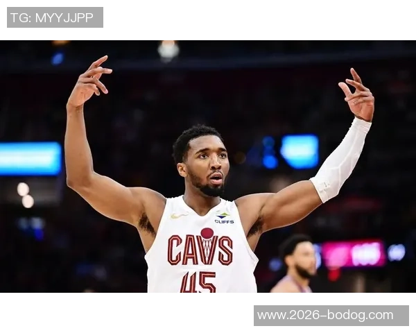 莫布里展现全能进攻能力接队友传球后外线三分精准命中 莫布里展现全能进攻能力接队友传球后外线三分精准命中